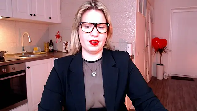 Snapshot of HotTiffani chatting on 21, 2, 2025 HotTiffani online show from 21, 2, 2025