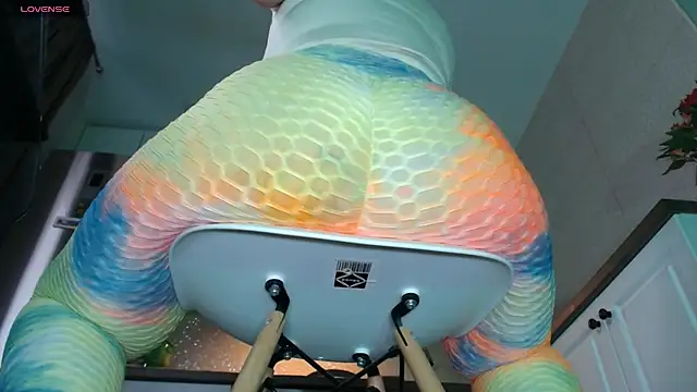 Snapshot of HotTiffani chatting on 5, 3, 2025 HotTiffani online show from 5, 3, 2025