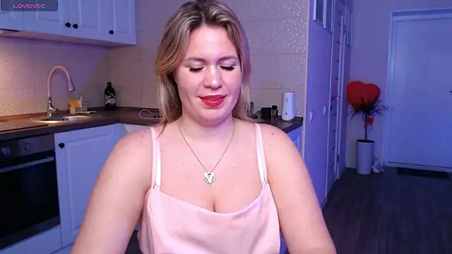 Snapshot of HotTiffani chatting on 22, 3, 2025 HotTiffani online show from 22, 3, 2025