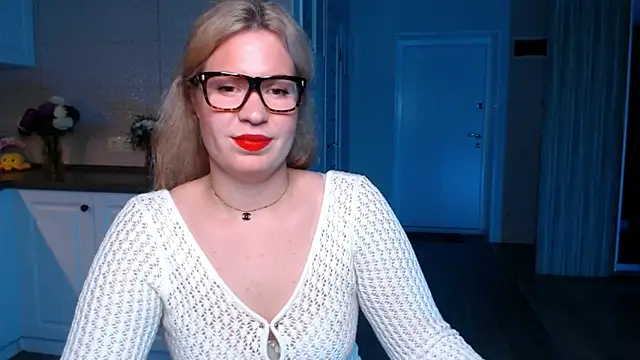 Snapshot of HotTiffani chatting on 20, 9, 2025 HotTiffani online show from 20, 9, 2025