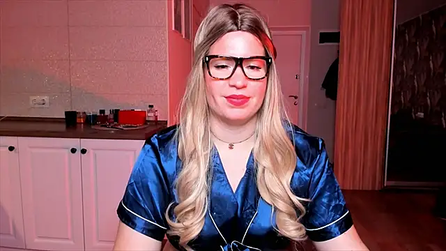 Snapshot of HotTiffani chatting on 20, 10, 2025 HotTiffani online show from 20, 10, 2025