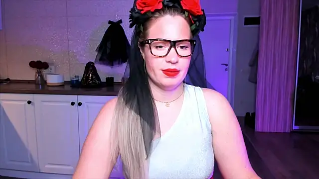 Snapshot of HotTiffani chatting on 27, 10, 2025 HotTiffani online show from 27, 10, 2025