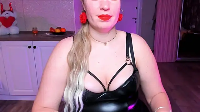 Snapshot of HotTiffani chatting on 29, 11, 2025 HotTiffani online show from 29, 11, 2025