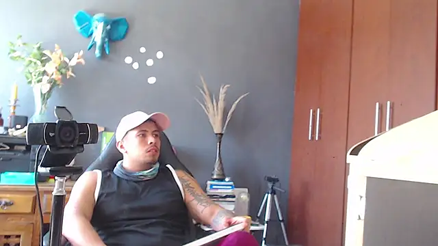 geirge teacherxx online show from 18, 1, 2025