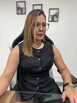 KellyBrooklyn  online show from 21, 3, 2025