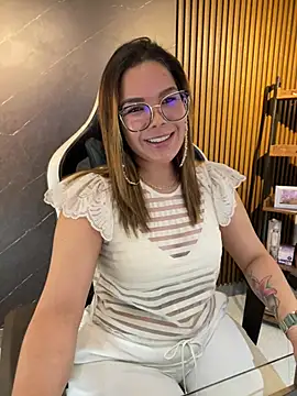 KellyBrooklyn  online show from 17, 4, 2026