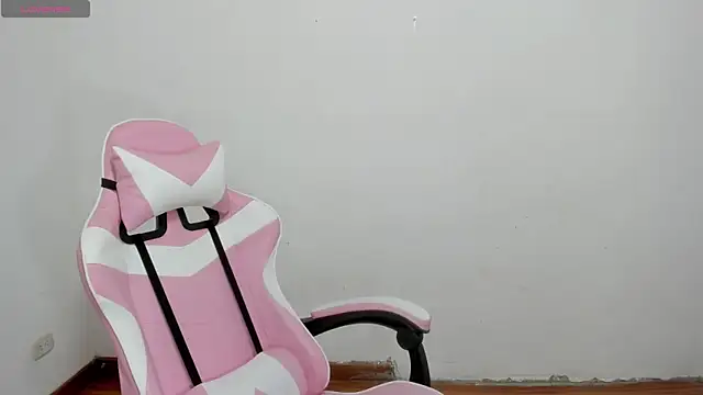 Snapshot of Anal_Milky_Momma chatting on 11, 1, 2025 Anal Milky Momma online show from 11, 1, 2025