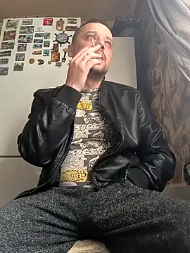 Snapshot of DanielOhCool chatting on 2, 3, 2025 DanielOhCool online show from 2, 3, 2025