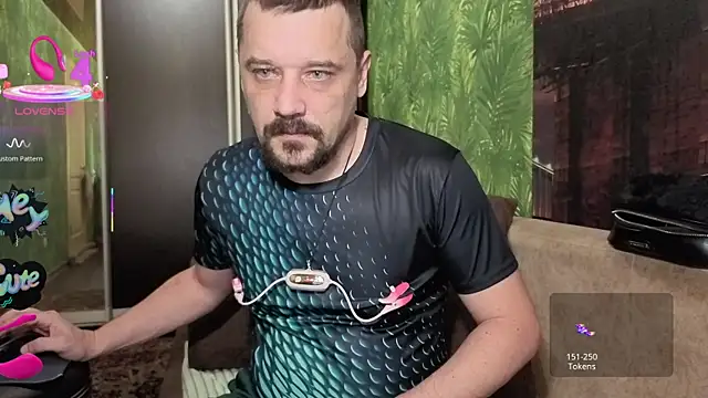 Snapshot of DanielOhCool chatting on 14, 10, 2025 DanielOhCool online show from 14, 10, 2025