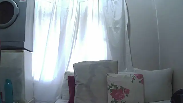 Snapshot of Delicioussexy chatting on 14, 10, 2025 Delicioussexy online show from 14, 10, 2025