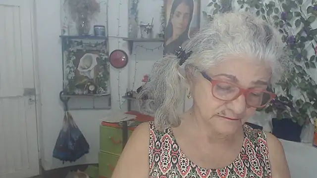 FunnyGrandma online show from 4, 2, 2026