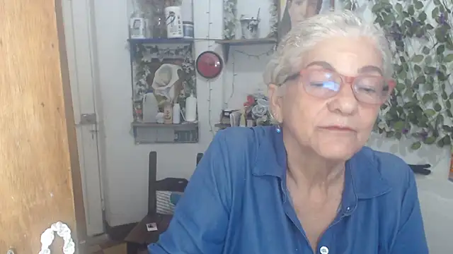 Snapshot of FunnyGrandma chatting on 30, 4, 2026 FunnyGrandma online show from 30, 4, 2026