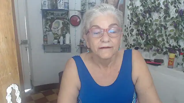 Snapshot of FunnyGrandma chatting on 30, 4, 2026 FunnyGrandma online show from 30, 4, 2026