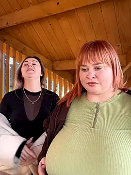 Snapshot of Model9798 chatting on 25, 11, 2025 Model9798 online show from 25, 11, 2025