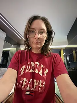 Snapshot of The_Snowwhitee chatting on 3, 5, 2026 The Snowwhitee online show from 3, 5, 2026