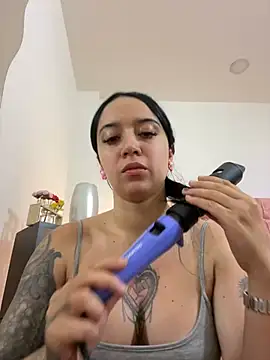 EmmyEvans1 online show from 2, 2, 2025