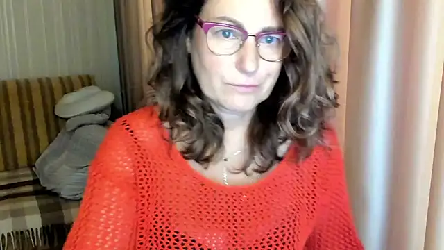 lauraoven online show from 9, 10, 2025