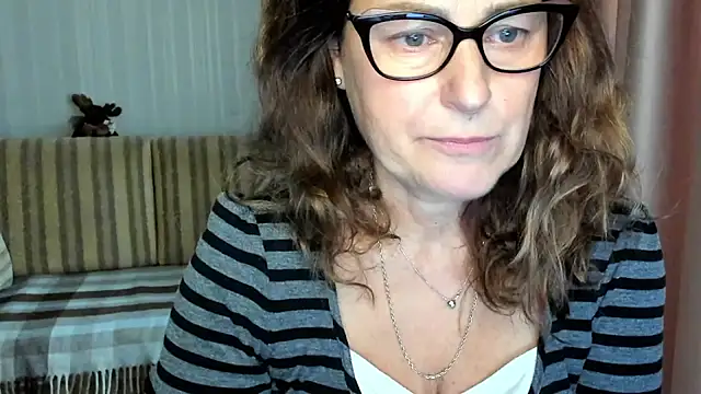 lauraoven online show from 25, 10, 2025