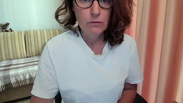 Snapshot of lauraoven chatting on 29, 7, 2026 lauraoven online show from 29, 7, 2026