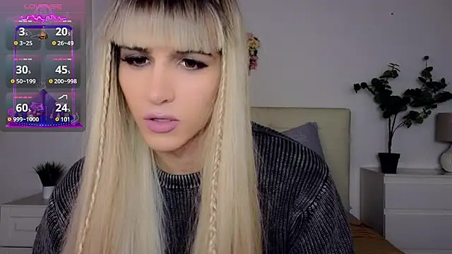 Snapshot of HelenSpellman chatting on 11, 12, 2024 HelenSpellman online show from 11, 12, 2024