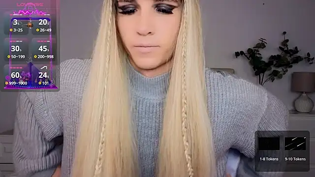 Snapshot of HelenSpellman chatting on 19, 12, 2024 HelenSpellman online show from 19, 12, 2024