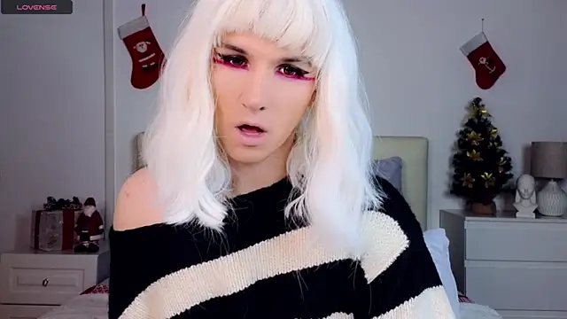 Snapshot of HelenSpellman chatting on 9, 1, 2025 HelenSpellman online show from 9, 1, 2025