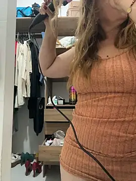 Snapshot of moniquerainx chatting on 23, 10, 2025 moniquerainx online show from 23, 10, 2025