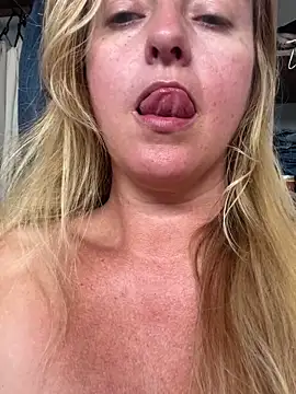 moniquerainx online show from 8, 4, 2026