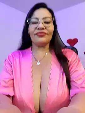 esmeralda milf online show from 27, 2, 2026