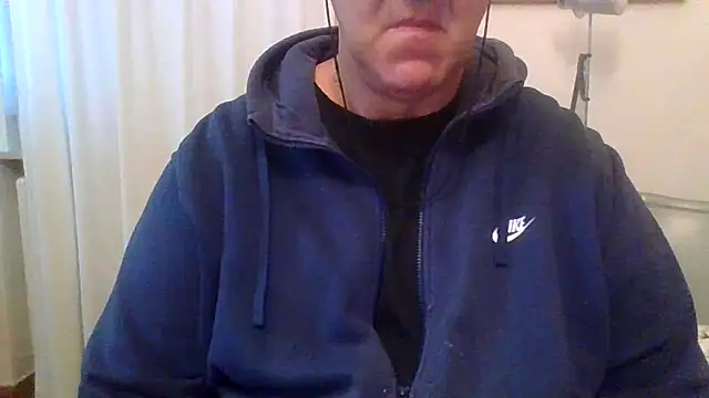 Snapshot of ANONIMO7735 chatting on 4, 10, 2025 ANONIMO7735 online show from 4, 10, 2025