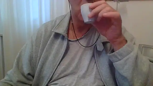 Snapshot of ANONIMO7735 chatting on 19, 10, 2025 ANONIMO7735 online show from 19, 10, 2025
