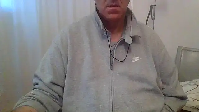 ANONIMO7735 online show from 18, 4, 2026