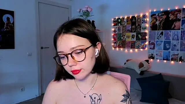 MilenaSaint online show from 19, 2, 2025