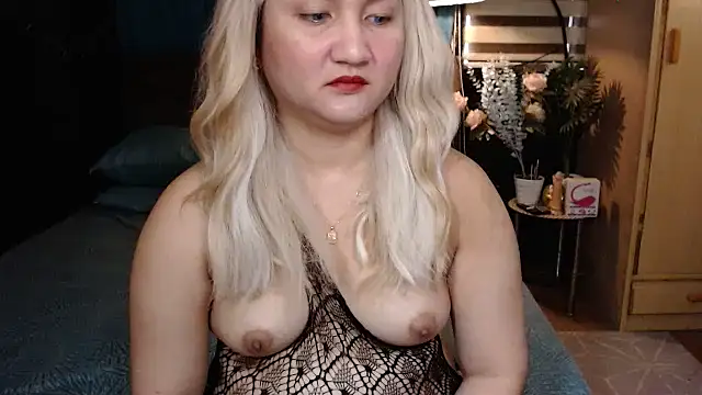 Snapshot of xheavenlytrans chatting on 11, 10, 2025 xheavenlytrans online show from 11, 10, 2025