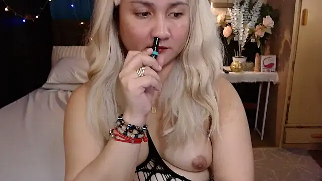 Snapshot of xheavenlytrans chatting on 29, 11, 2025 xheavenlytrans online show from 29, 11, 2025