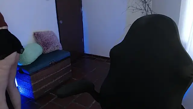 ms sofia x online show from 6, 3, 2025