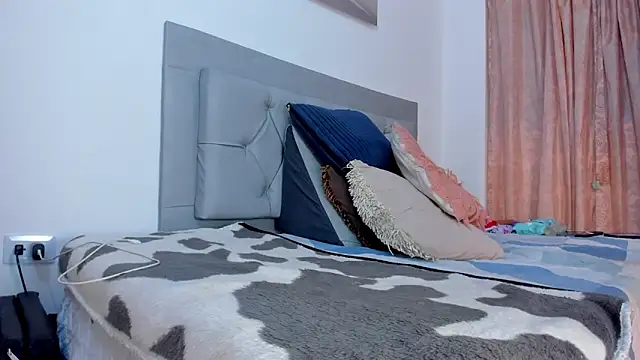 Snapshot of Idaly_Johnson chatting on 20, 9, 2025 Idaly Johnson online show from 20, 9, 2025