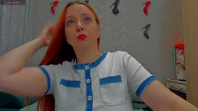 Snapshot of emilianna666 chatting on 8, 10, 2025 emilianna666 online show from 8, 10, 2025