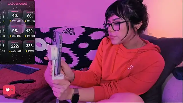 Evie-Luna online show from 8, 3, 2025