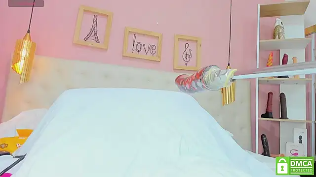 leylla  online show from 12, 5, 2026