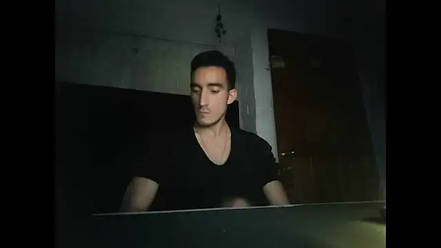 Snapshot of TommyMomentum chatting on 25, 11, 2025 TommyMomentum online show from 25, 11, 2025