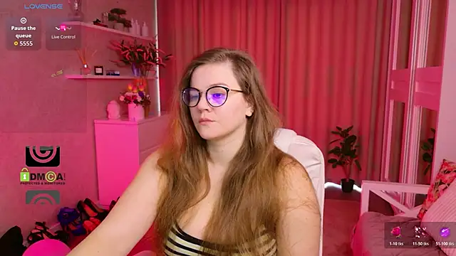 KellyKleine online show from 9, 3, 2026