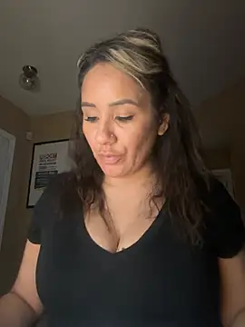 Aw ThROAt9 online show from 25, 6, 2026