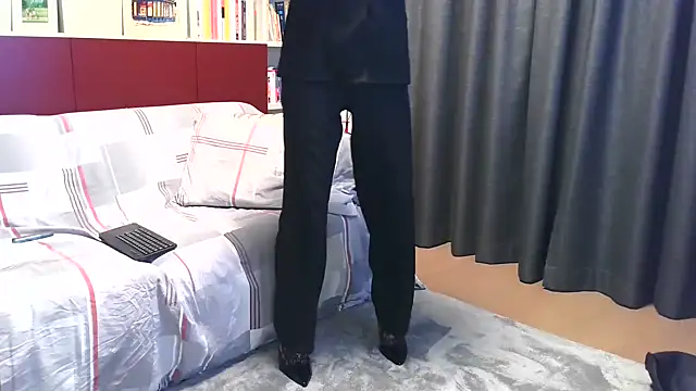 CharmingChloeXX online show from 1, 2, 2025