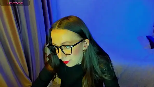 CurlySteph online show from 5, 3, 2026