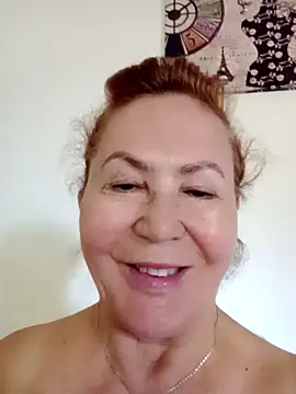 Snapshot of Hottie-Mom chatting on 21, 9, 2025 Hottie-Mom online show from 21, 9, 2025