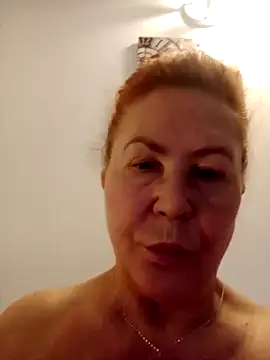 Snapshot of Hottie-Mom chatting on 30, 10, 2025 Hottie-Mom online show from 30, 10, 2025