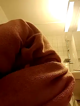 Hottie-Mom online show from 18, 12, 2025