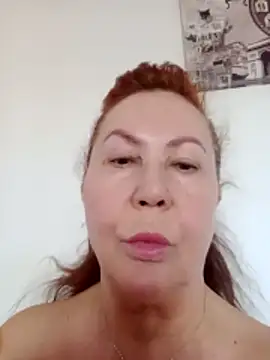 Hottie-Mom online show from 4, 3, 2026