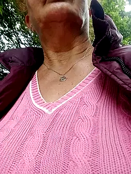 Snapshot of Hottie-Mom chatting on 20, 7, 2026 Hottie-Mom online show from 20, 7, 2026
